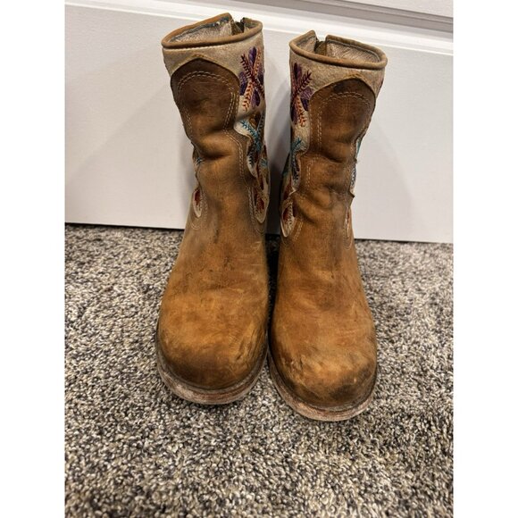 Freebird By Steven Disco Flower Top/ Heart Distressed Leather Boot Bootie Size 7 - Picture 2 of 7
